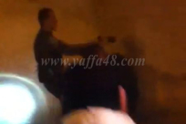 الشرطة تعتدي بالضرب على احدى العائلات اليافية وتستخدم مسدس تريزر المحظور